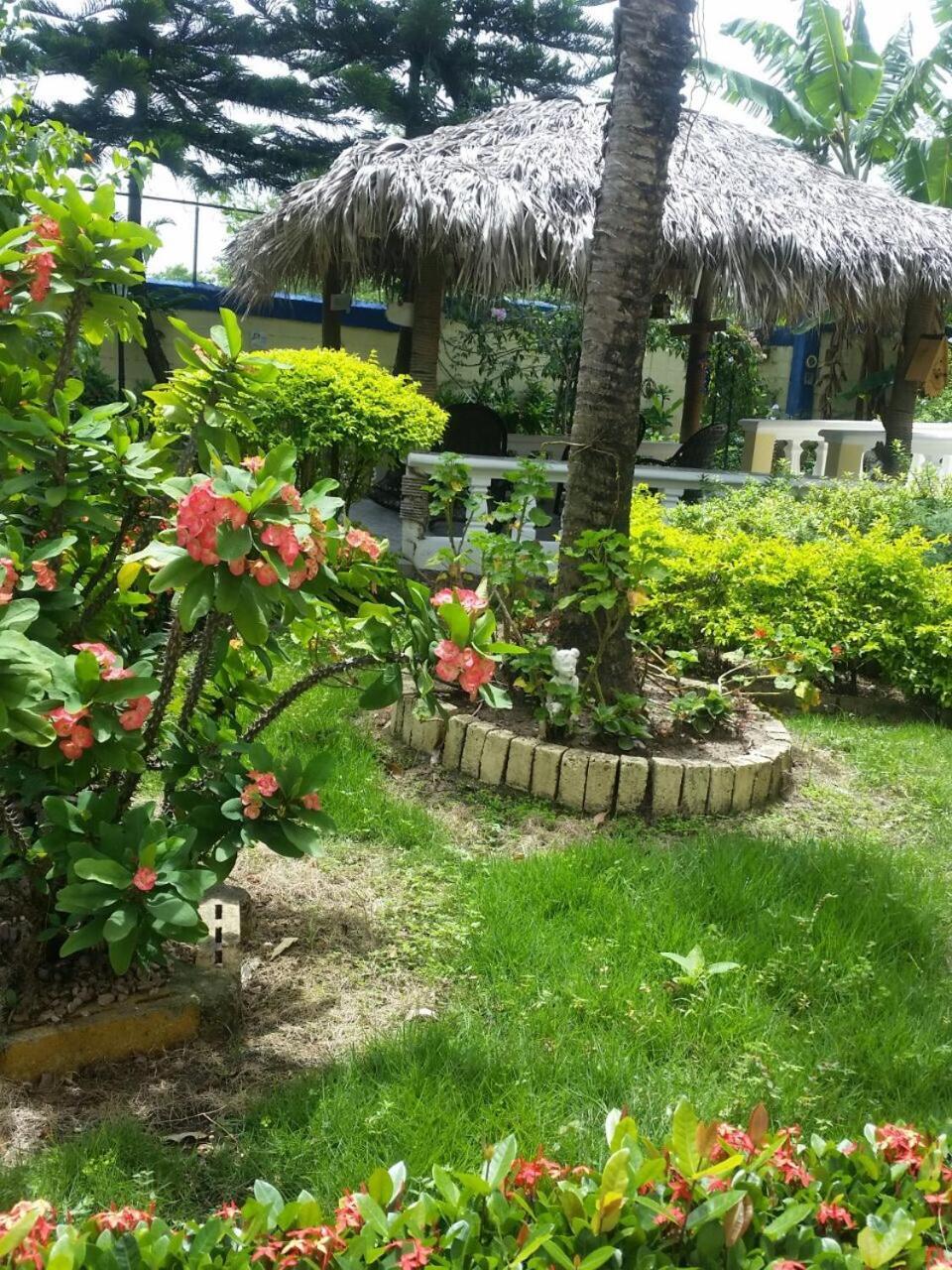 Sana El Jardin Secreto Albergue Santiago De Los Caballeros Exterior foto